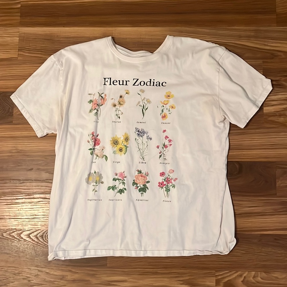Grayson/Threads Graphic T shirt